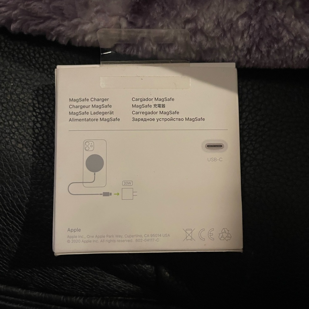 Apple MagSafe Charger - Picture 2 of 3